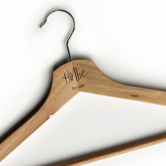 Ari | Coat Hanger